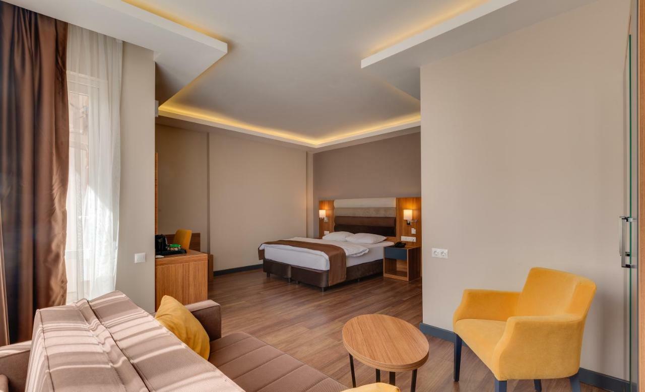 City Hotel באטומי מראה חיצוני תמונה