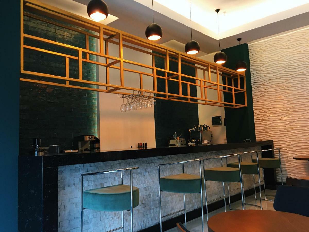 City Hotel באטומי מראה חיצוני תמונה